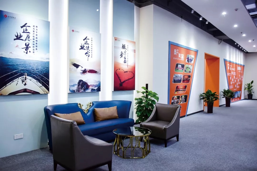 百創精工,匠心締造 |“鴻榮源物業超大型辦公室”裝修項目獲高度贊揚