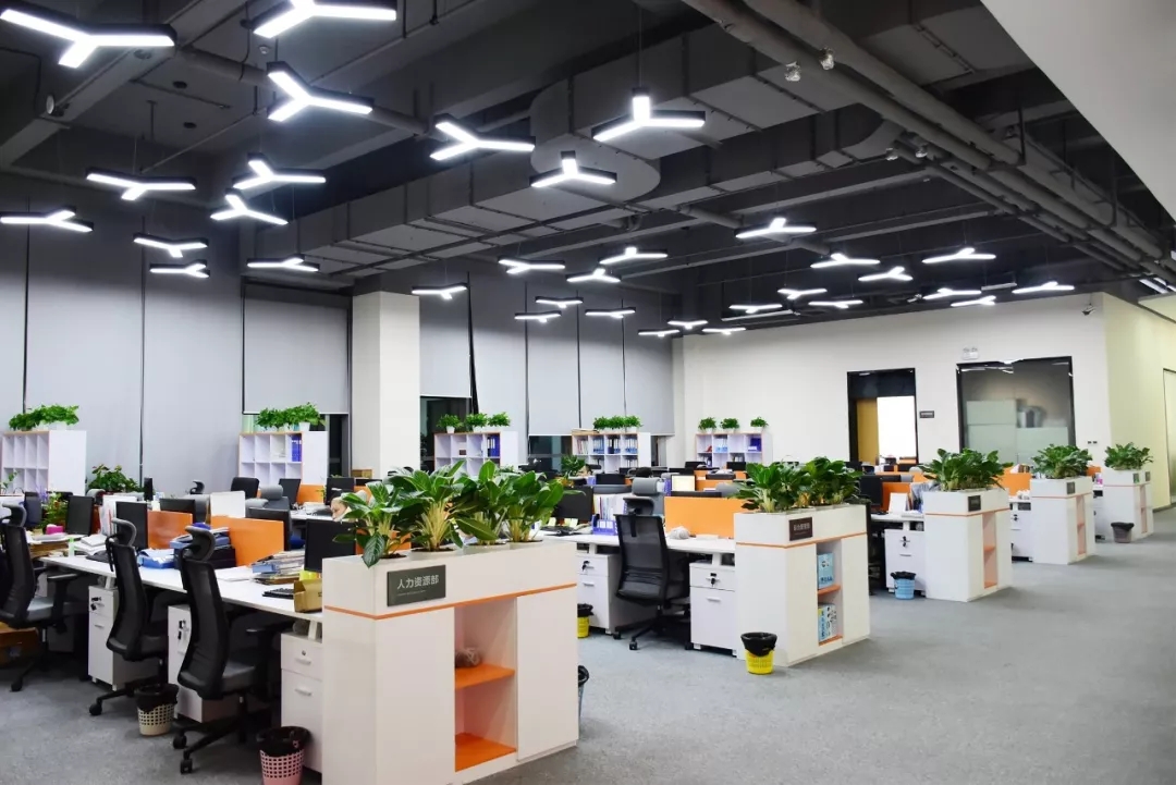 百創精工，匠心締造 |“鴻榮源物業超大型辦公室”裝修項目獲高度贊揚
